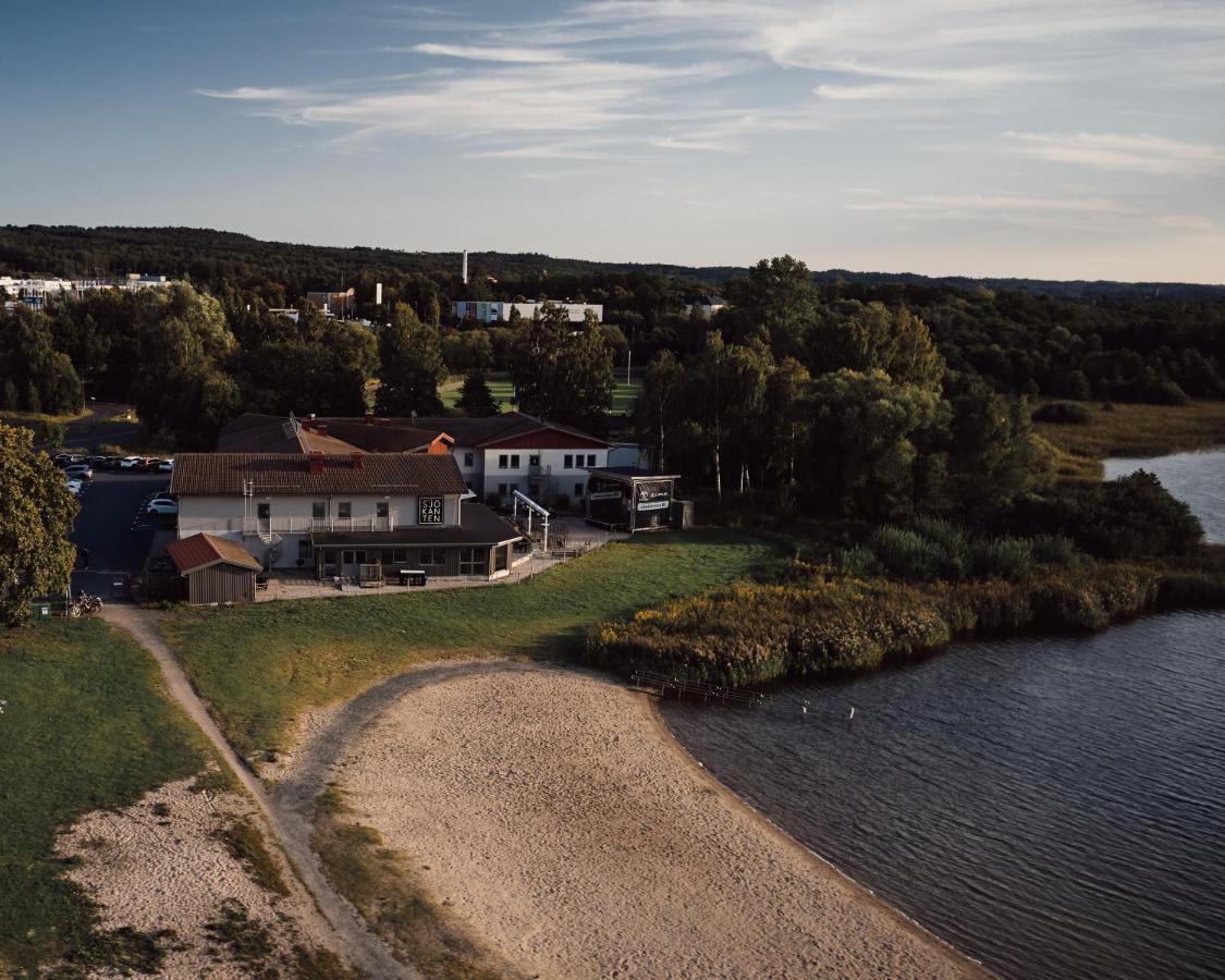 Hasse Pa Sjoekanten Hotell & Restaurang Йёнчёпинг Экстерьер фото